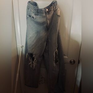 Light washed destressed jeans